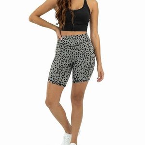 Rider short- snow leopard midnight